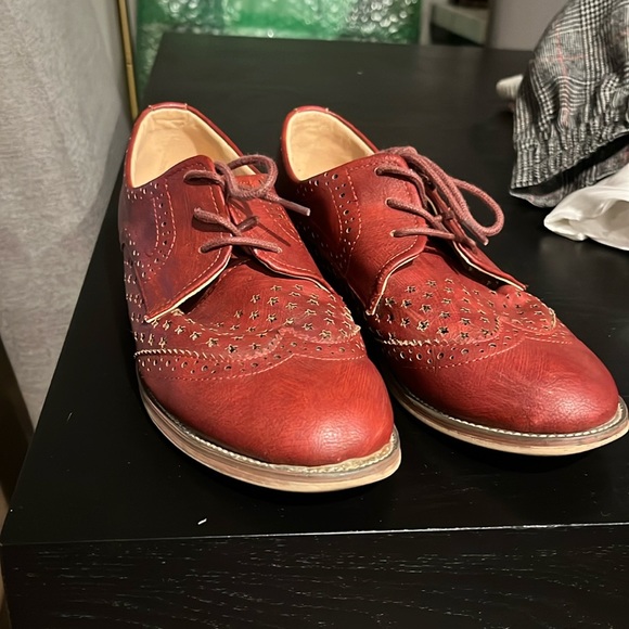 Pinup Couture Hepburn Oxford Shoes - Picture 1 of 4
